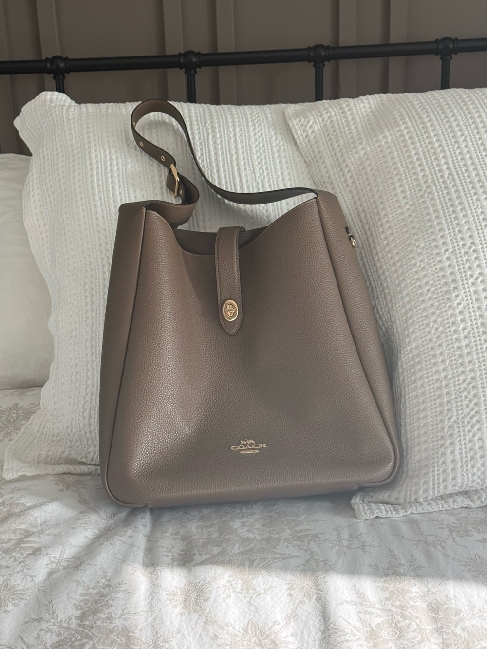Coach Hadley Shoulder Bag